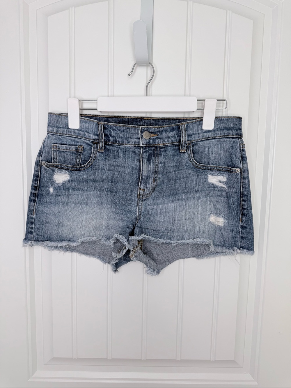 Old Navy Boyfriend Denim Cutoff Shorts in Light Blue Distressed Wash Pockets